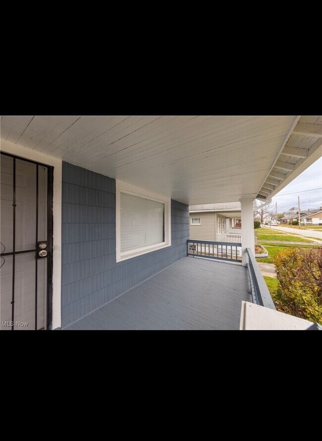 Building Photo - Charming 4-Bedroom Property in Prime Location