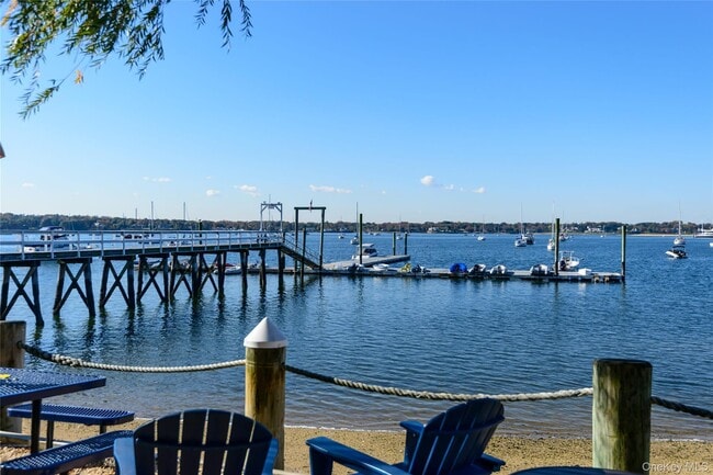 Building Photo - 57 Sagamore Hill Dr