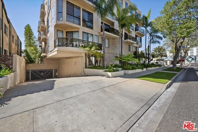 Building Photo - 121 Canon Dr