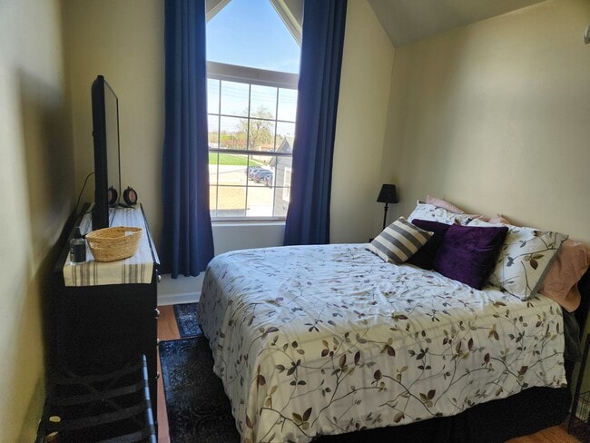 Building Photo - 100 Lesley Ln