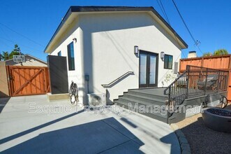 Building Photo - 676 Doris Ave