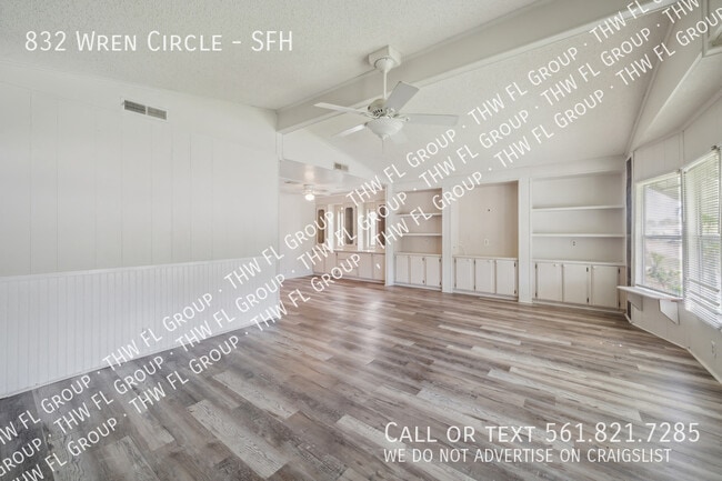 Building Photo - 832 Wren Cir
