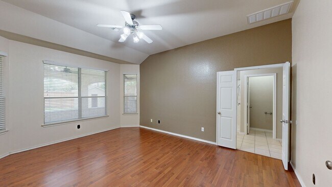 Building Photo - $2,095 FOR A GORGEOUS HOME BY FORT HOOD!