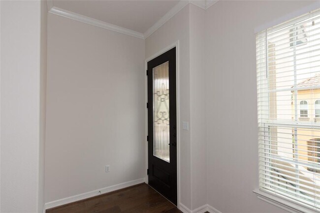 Building Photo - 12205 Terraza Cir