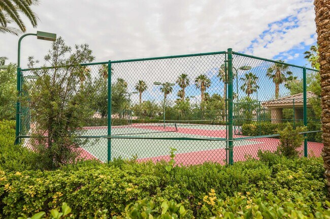 Building Photo - Cute 2 Bedroom Condo with 2 Car Garage located in a Guard Gated Community in Green Valley!