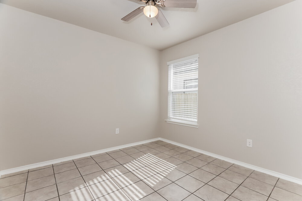 Building Photo - 119 Katy Post