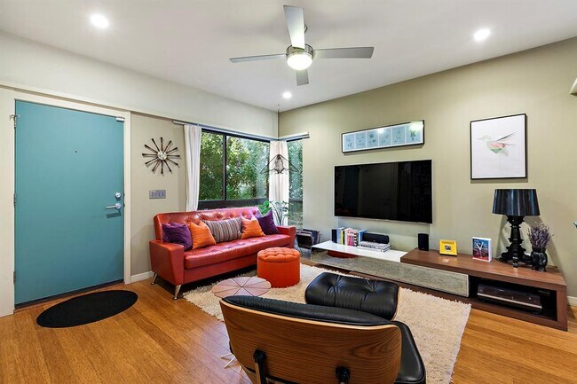 Building Photo - 805 Cumberland Rd