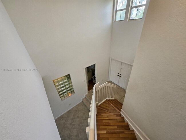 Building Photo - 17046 SW 39th Ct