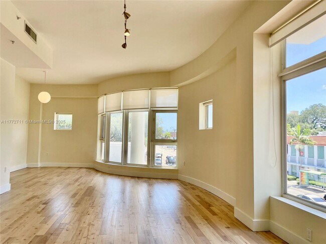 Building Photo - 6701 Biscayne Blvd