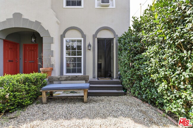 Building Photo - 1357 Cloverdale Ave