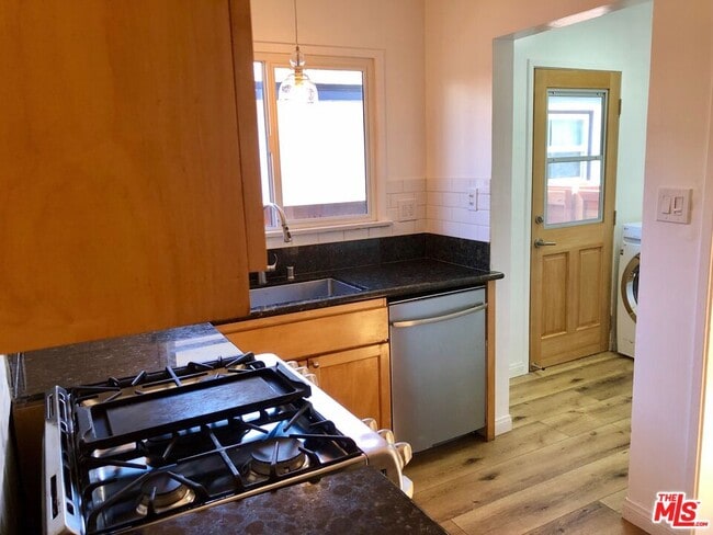 Building Photo - 1727 Franklin St