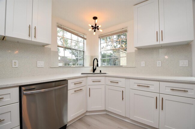 Primary Photo - 15427 Swan Creek Dr