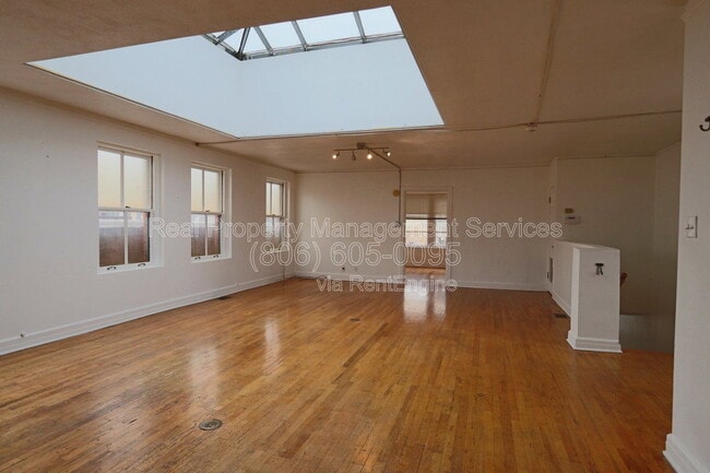 Building Photo - 1312 Avenue J