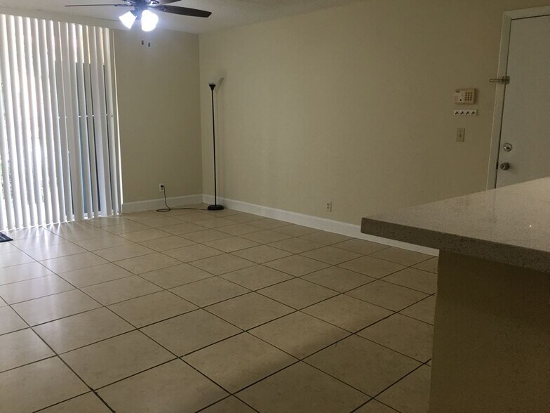 Building Photo - 10757 Cleary Blvd