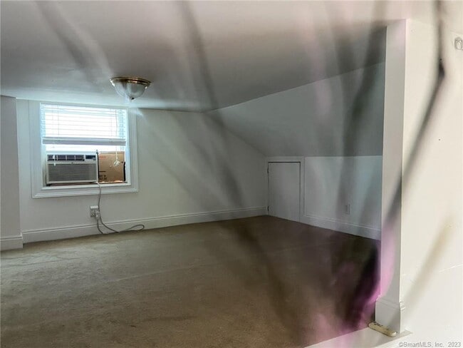 Building Photo - 44 Grasmere Ave