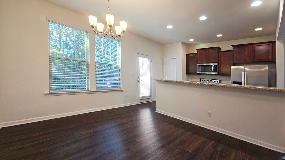 Building Photo - 90 W Grove Point Dr