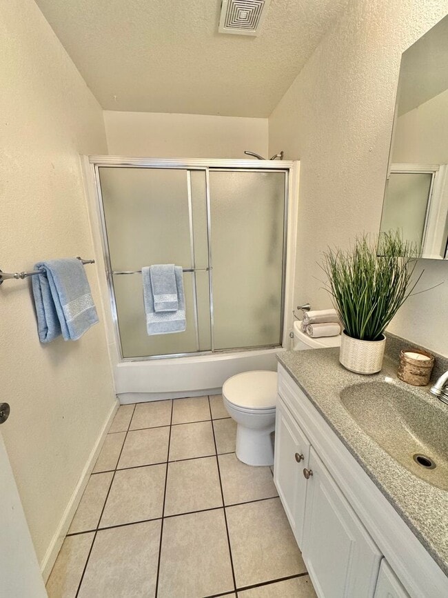 Building Photo - 2 bedroom apartment