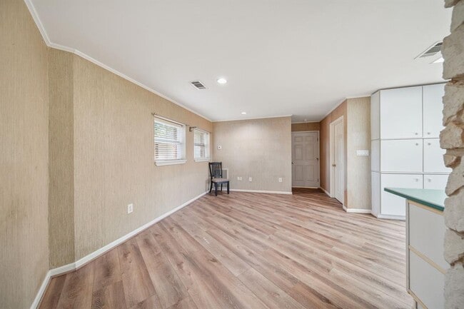 Building Photo - 15502 Kitty Hawk Dr
