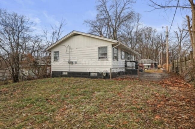 Building Photo - 3337 Houston St