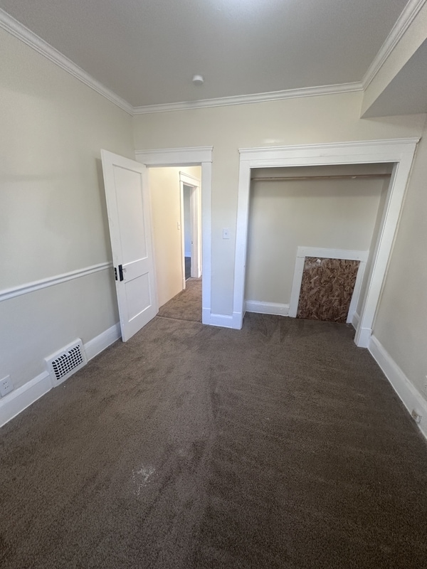 Building Photo - 9604 Manor Ave