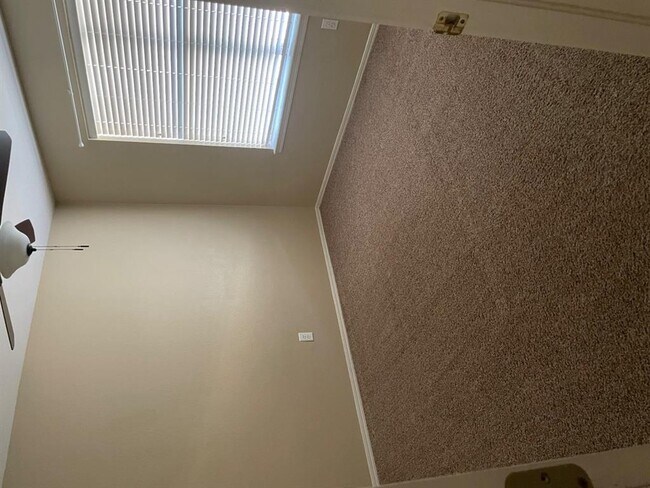 Building Photo - 10413 NW 45th St