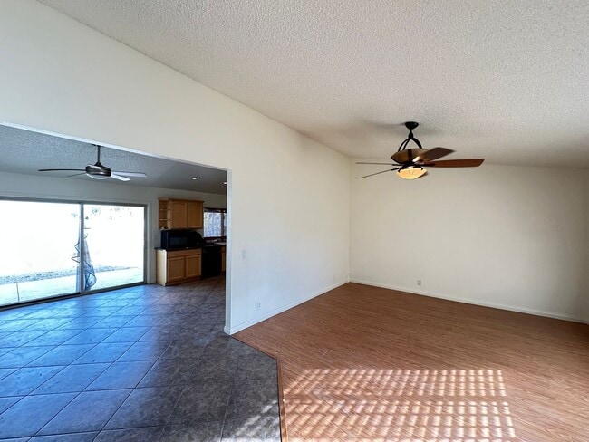 Building Photo - Unique property with NO HOA