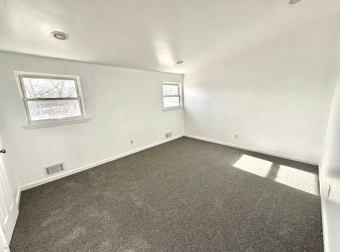 Building Photo - 6 Citadel Ct