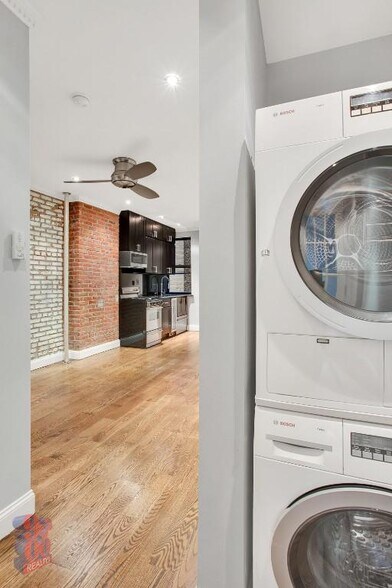 Building Photo - 436 W 52nd St