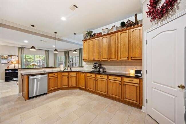 Building Photo - 3269 McMillan Creek Dr