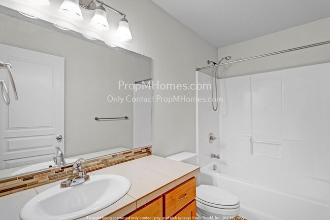 Building Photo - 3117 SW 173rd Ave