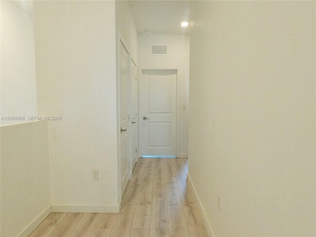 Building Photo - 1167 SW 7th Ct