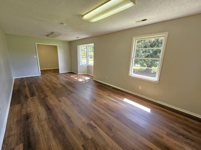 Building Photo - 1198 Holly Springs Rd