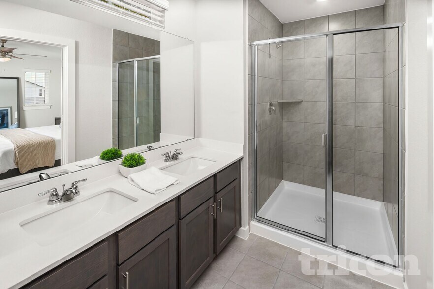 Building Photo - 9835 Willow Creek Commerce Dr