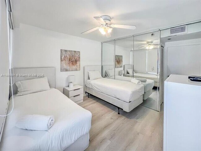 Building Photo - 5225 Collins Ave