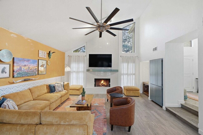 Building Photo - 2915 Quail Oak St