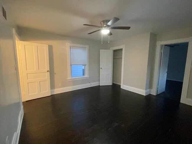 Building Photo - Beautifully updated and Spacious!  2 Bed House in Madisonville with walk through!!