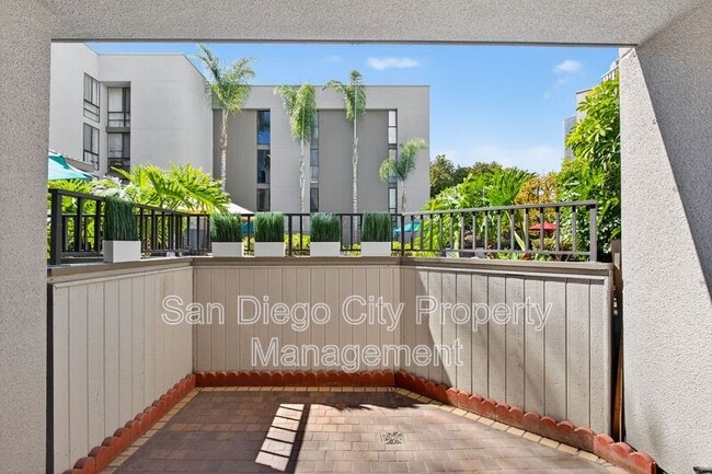 Building Photo - 750 State St