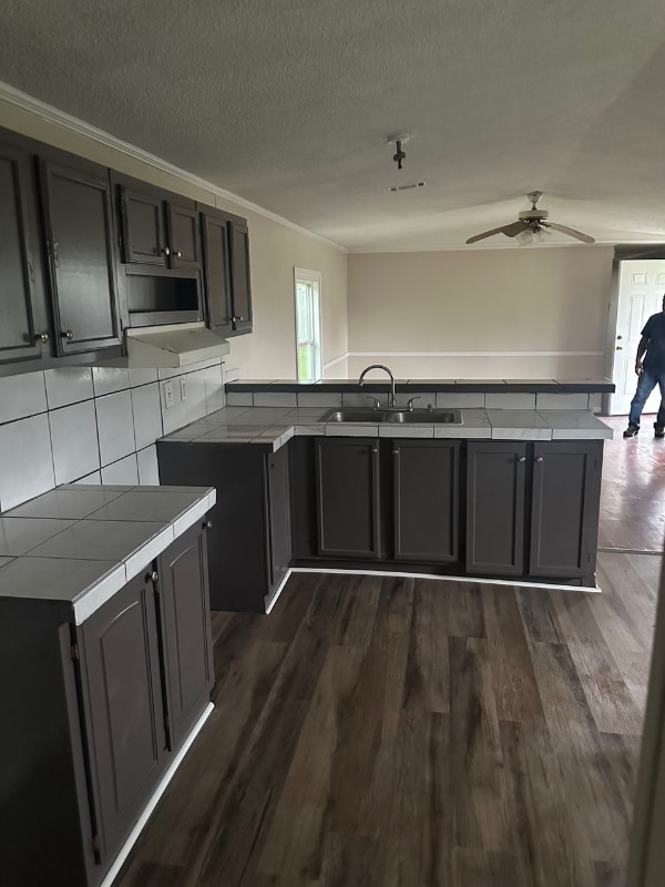 Building Photo - 208 Forest Creek Ln