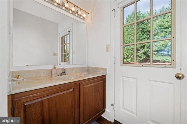 Building Photo - 253 Peoples Way