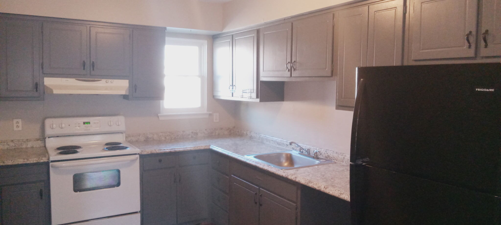 Kitchen - 1465 Longdale Dr