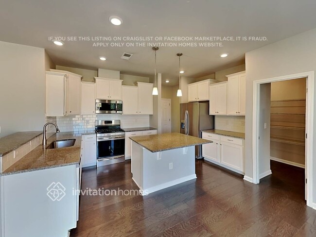 Building Photo - 16711 Cozy Cove Rd