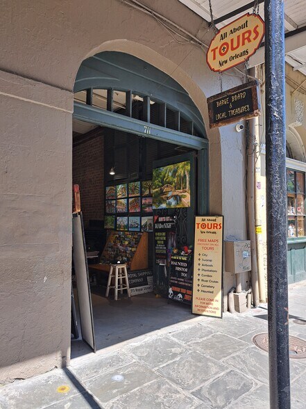 Primary Photo - 711 Royal St
