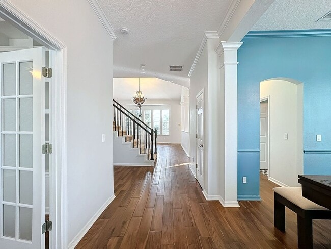 Building Photo - Stunning 5-Bedroom Home in North Village o...