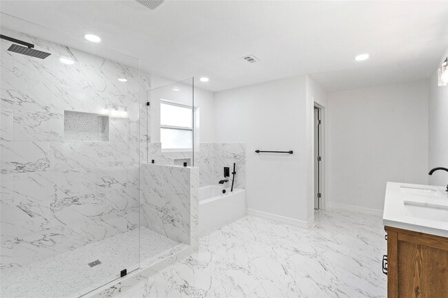 Building Photo - 5425 Jeffrey St