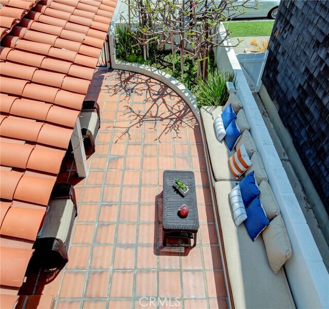 Building Photo - 333 3rd St