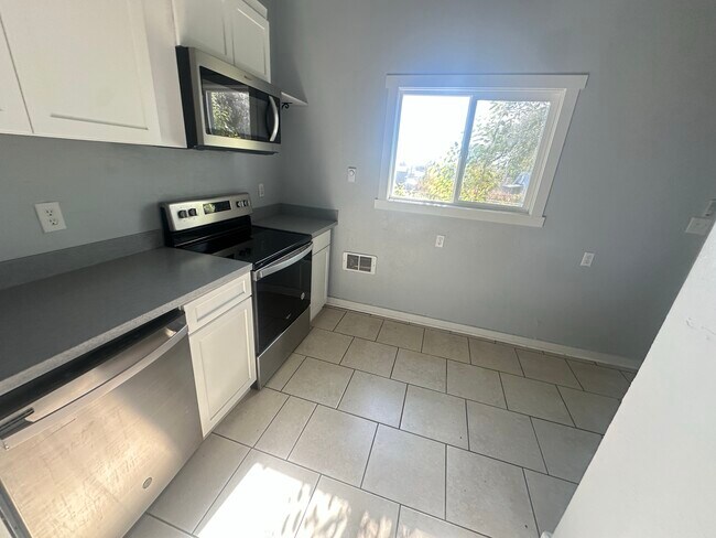 Building Photo - 279 4th N St