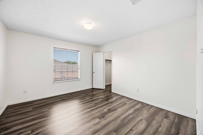 Building Photo - 14015 Crossvale Ln