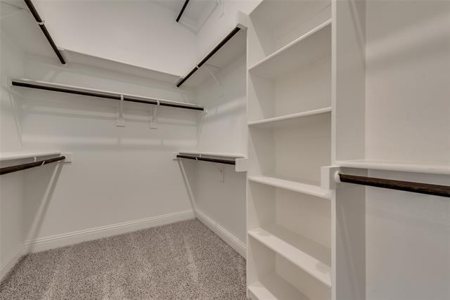 Building Photo - 617 Montrose Dr