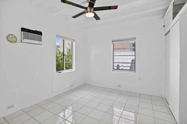 Building Photo - 501 SW 5th St