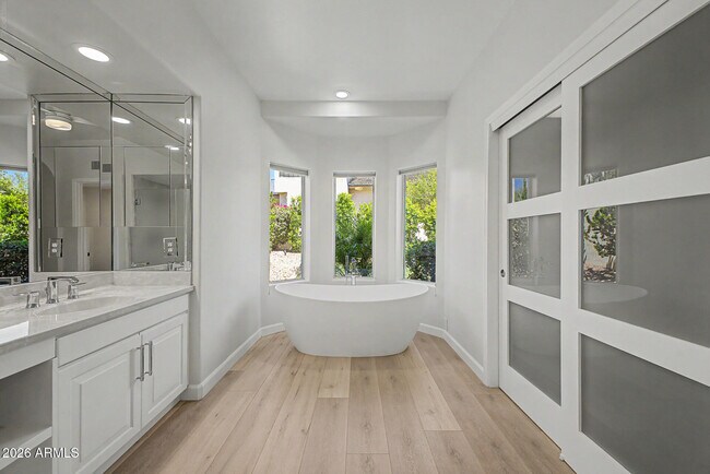 Building Photo - 3740 E Tonto Ct